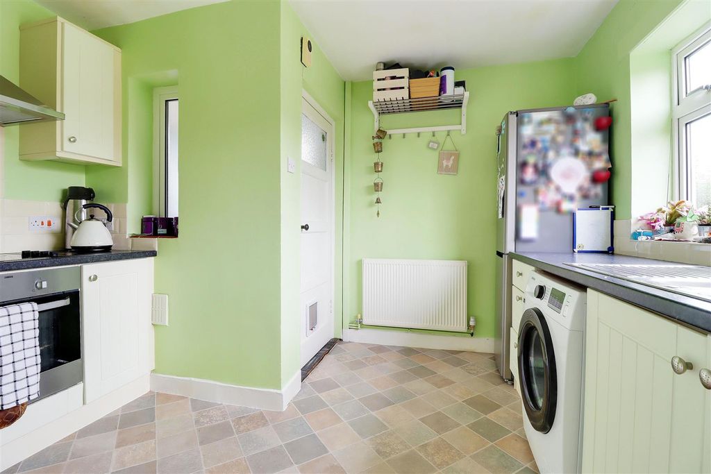Property photo 3 of 10 Img_5569-Img_5571.Jpg