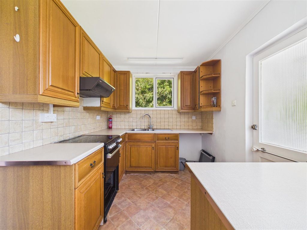 Property photo 3 of 17 Kitchen/Diner