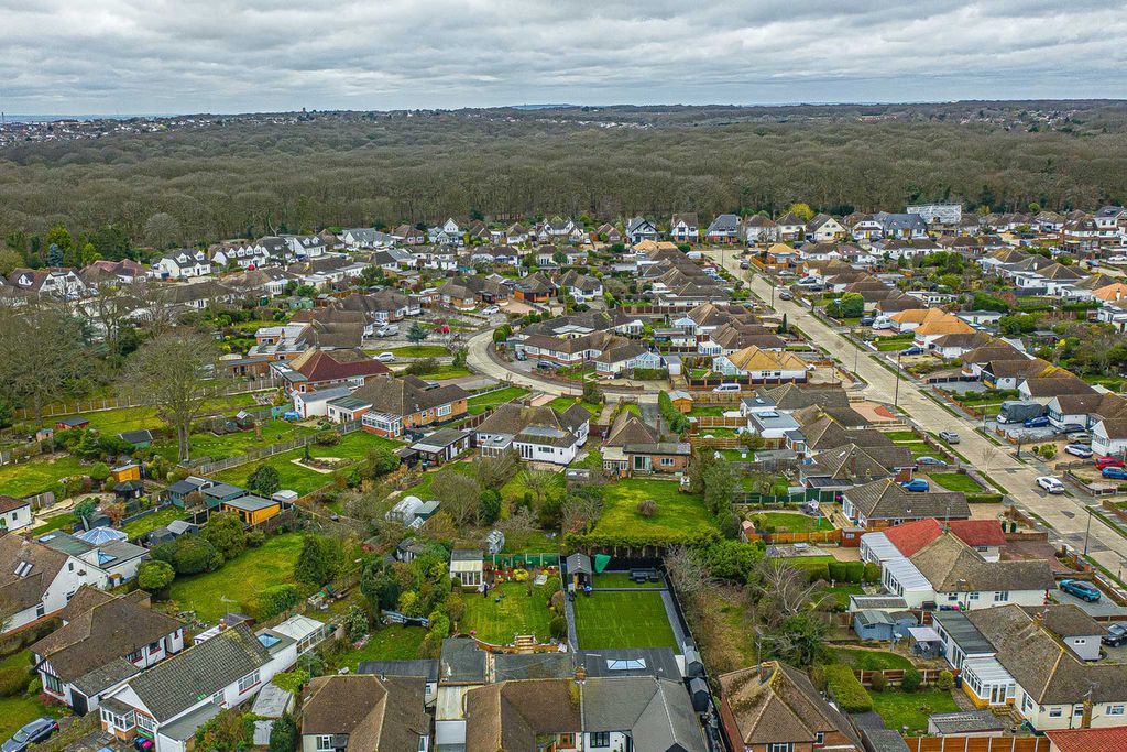 Property photo 2 of 35