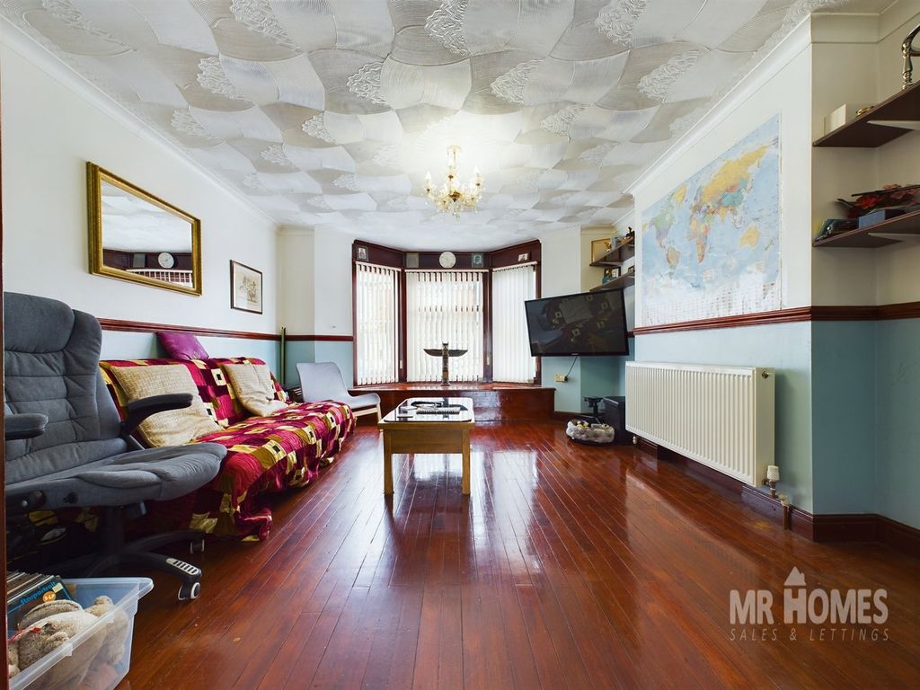 Property photo 3 of 36