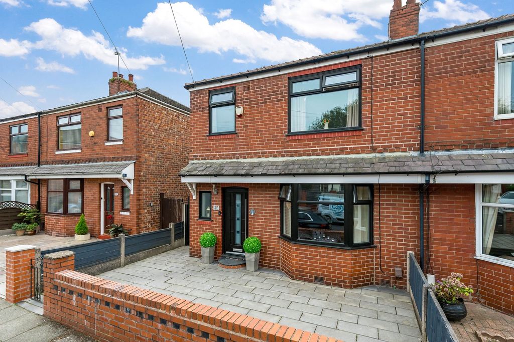 Property photo 1 of 30
