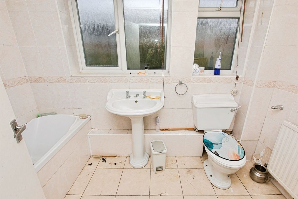Property photo 3 of 20
