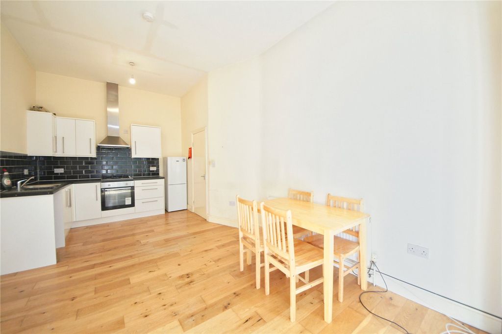 Property photo 2 of 12 Picture No. 20