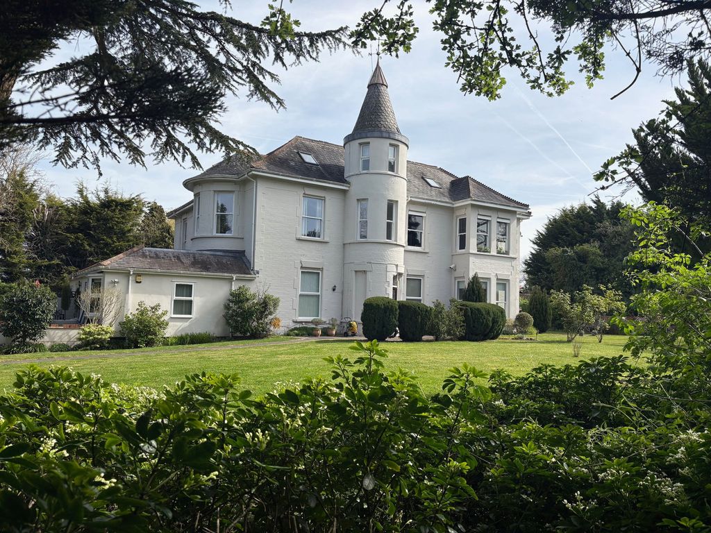 Property photo 3 of 13