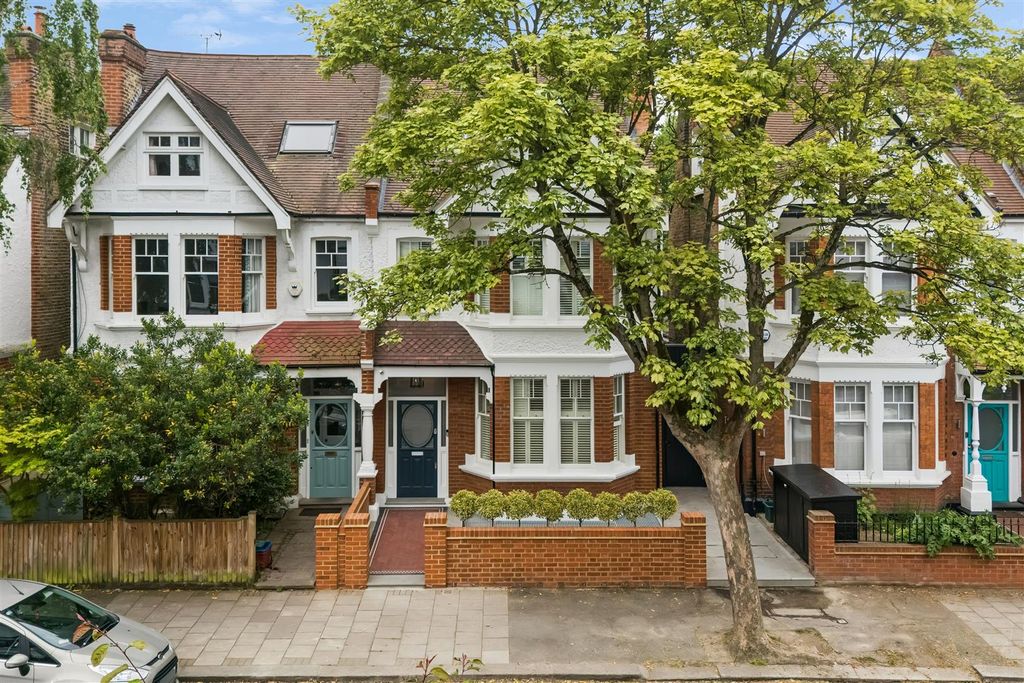 Property photo 1 of 21 For Sale - Wavendon Avenue, W4