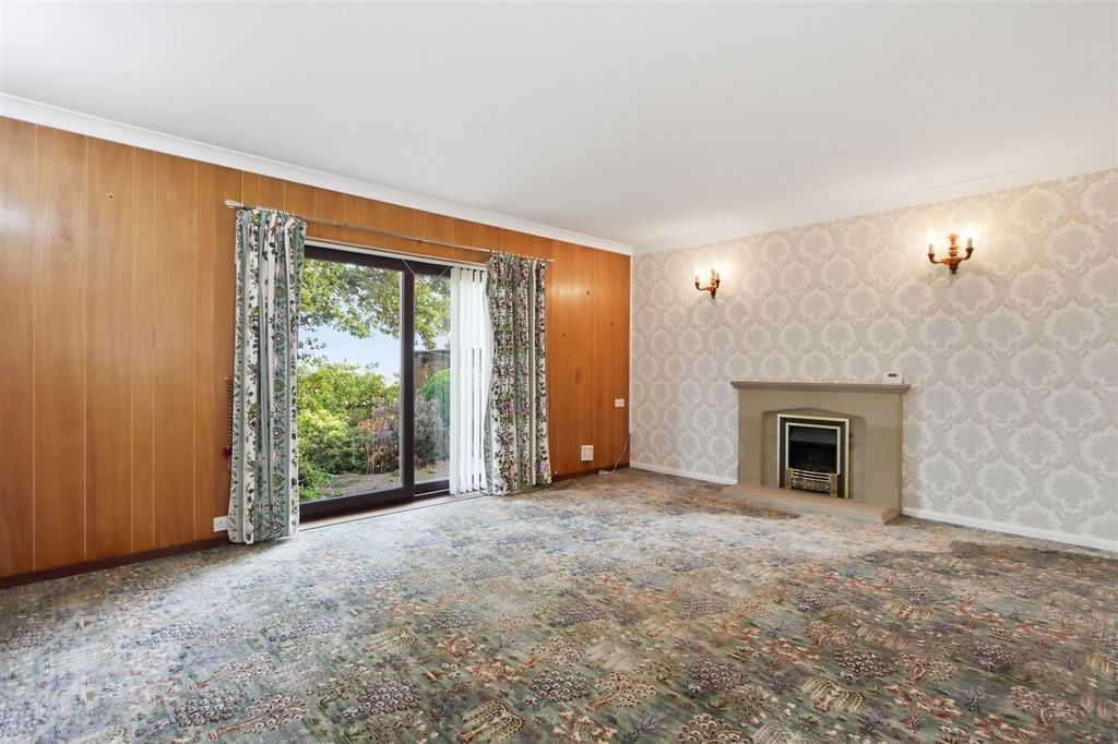 Property photo 2 of 12 Living Room