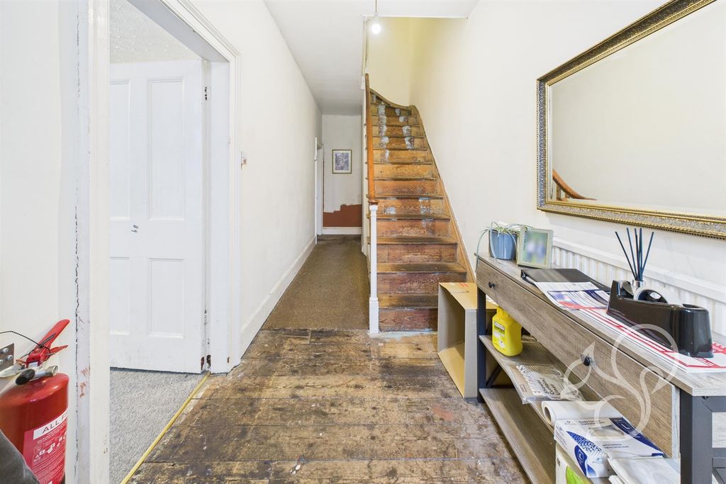 Property photo 2 of 23 Entrance Hallway