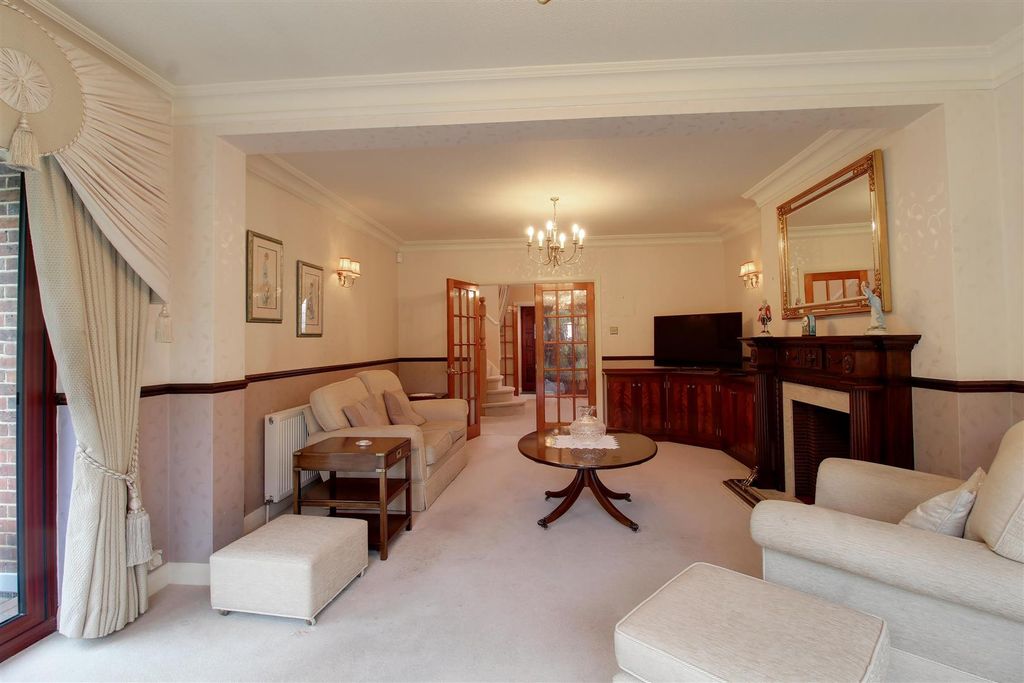 Additional image 7 of 4 bed detached house for saleBrookmans Avenue, Brookmans Park AL9