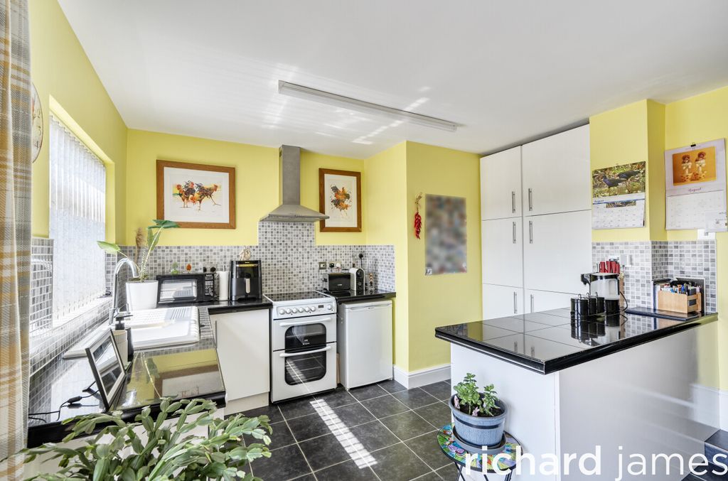 Property photo 3 of 13 Eb95Acac025444A6A20872Bdf09Db528