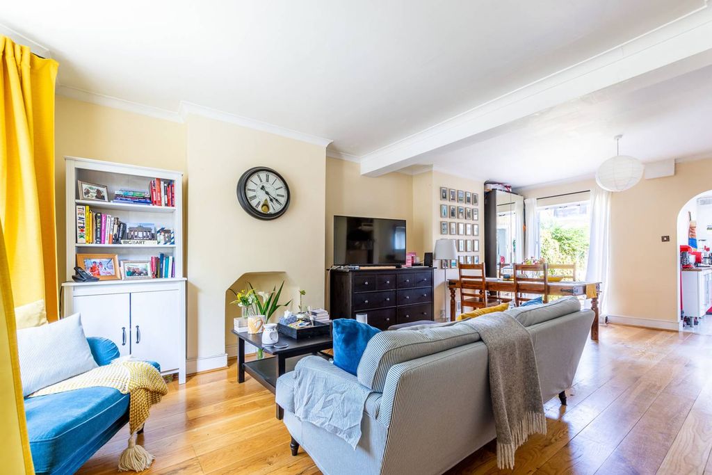 Property photo 1 of 6