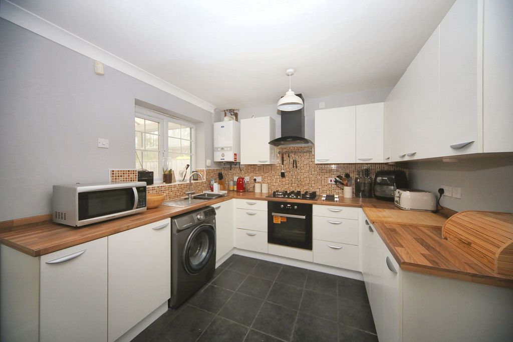 Property photo 3 of 25