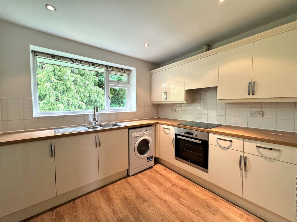 Property photo 2 of 12 Picture No. 16