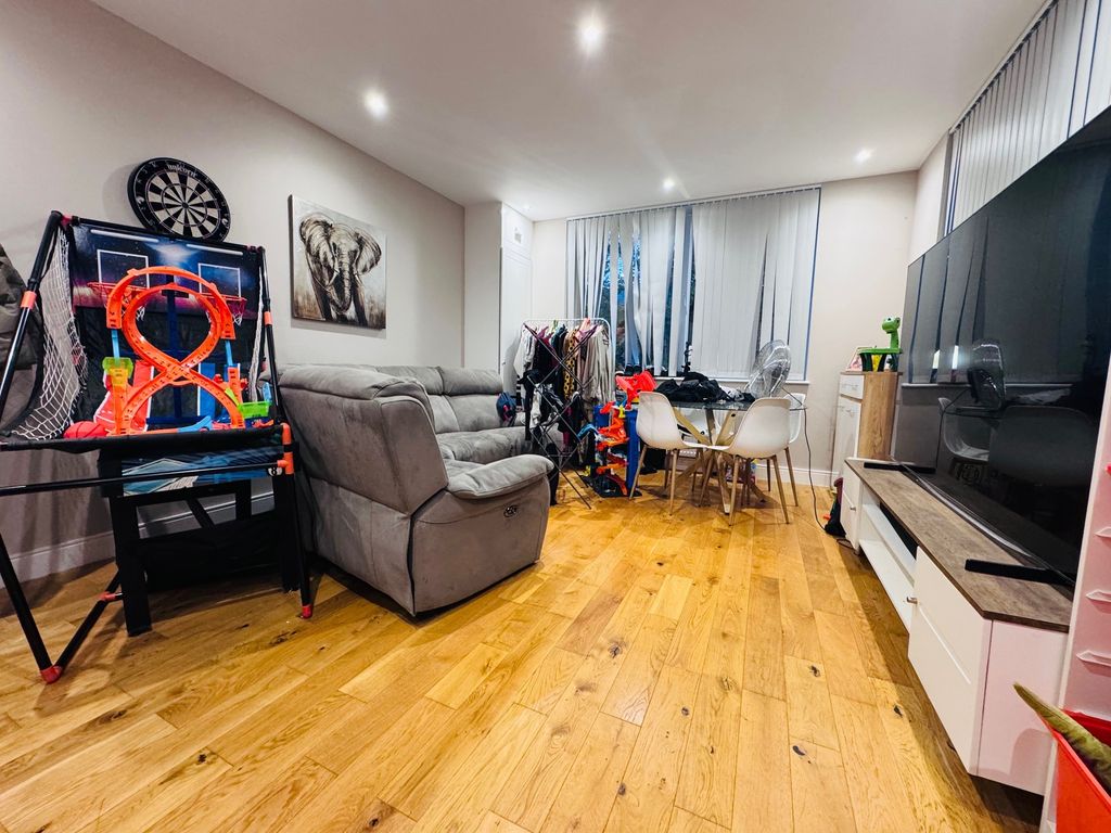 Property photo 2 of 5 Living Room