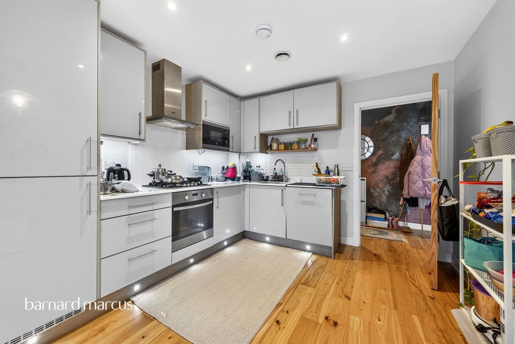 Property photo 3 of 8