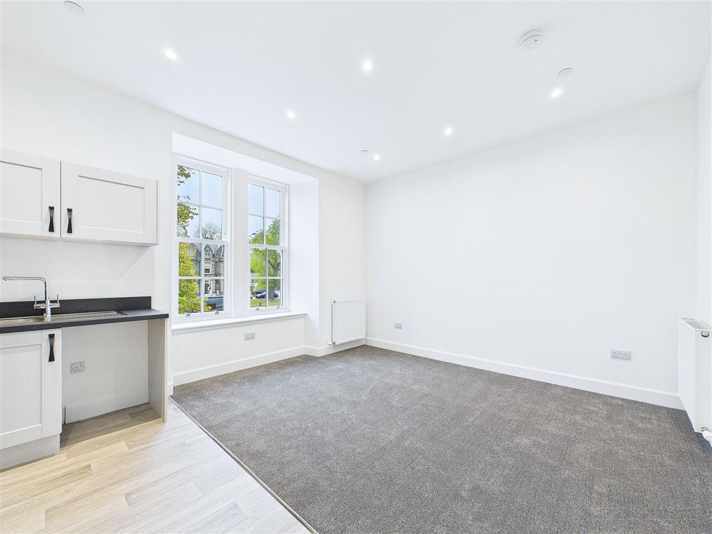 Property photo 3 of 12 Sitting Room / Kitchen / Dining Area