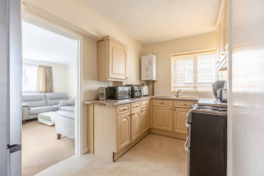 Property photo 3 of 12
