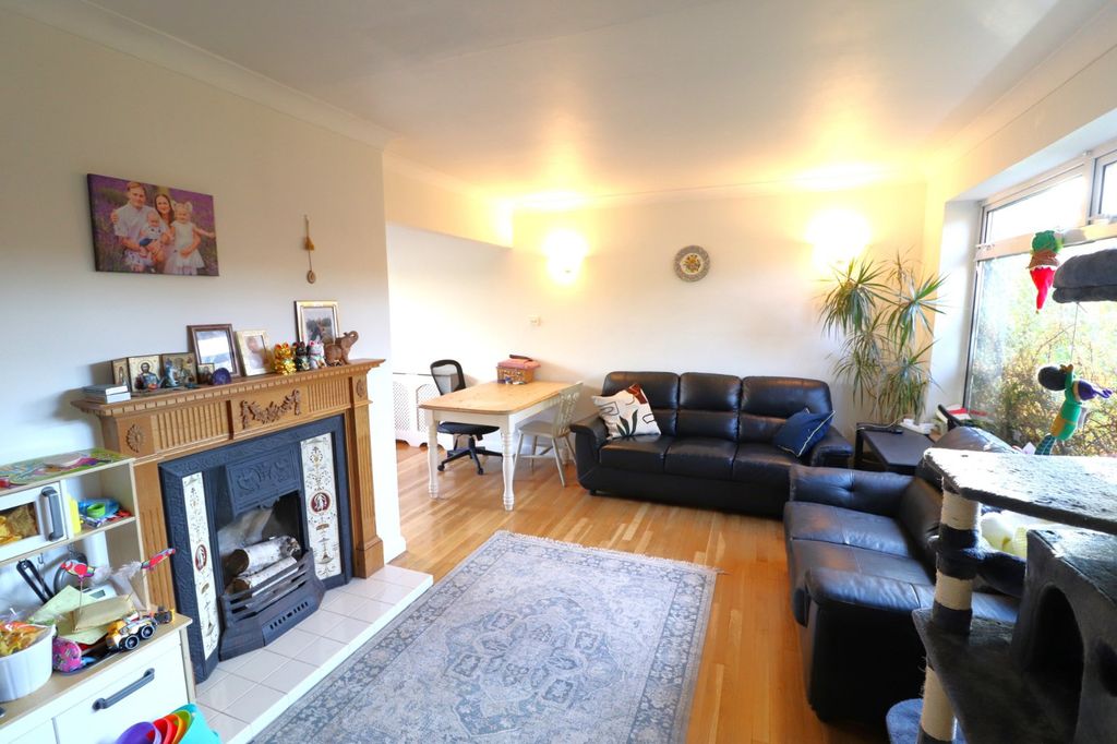Property photo 3 of 16 Picture No. 33