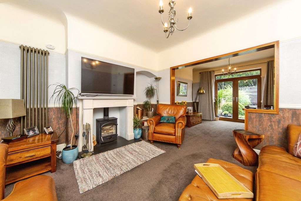 Property photo 2 of 20 Pbox-Img.Jpg