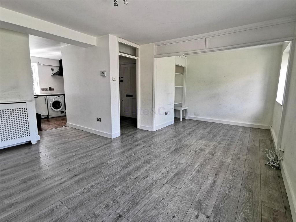 Property photo 2 of 14 Lounge/Diner