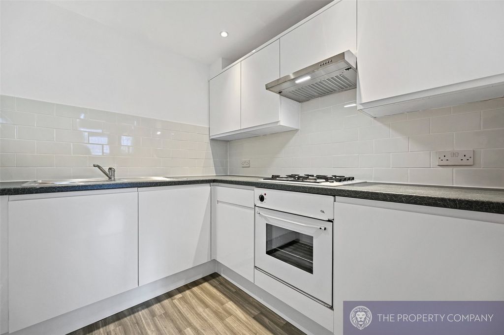 Property photo 2 of 11 Picture No. 14