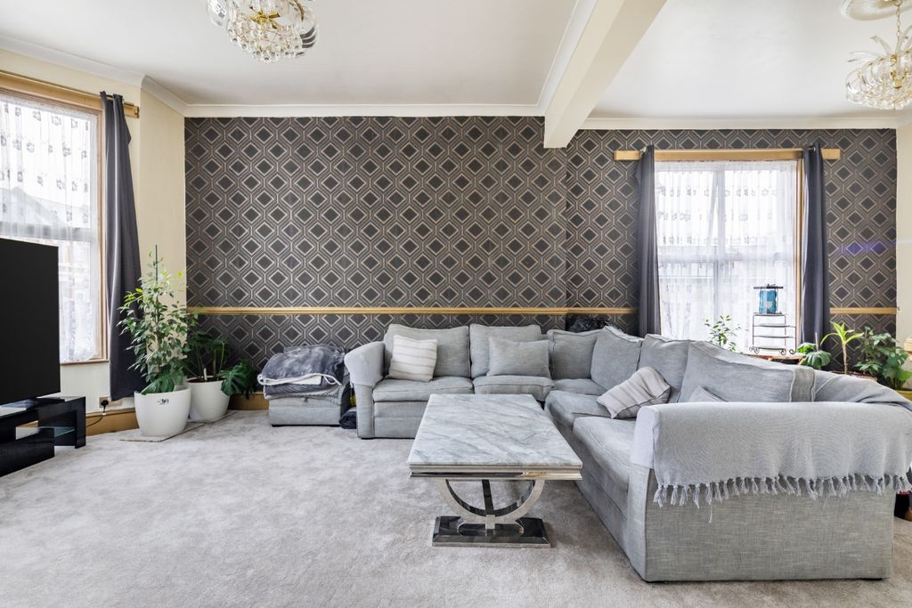 Property photo 3 of 20 3298077