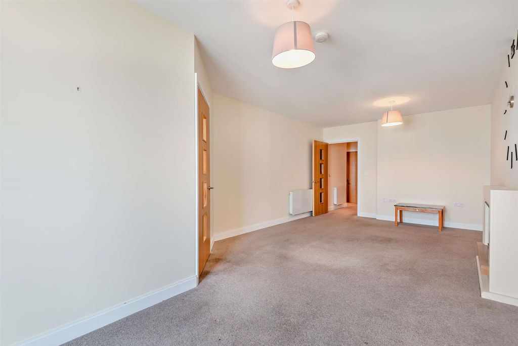 Property photo 3 of 25 8645891-Interior10-800.Jpg