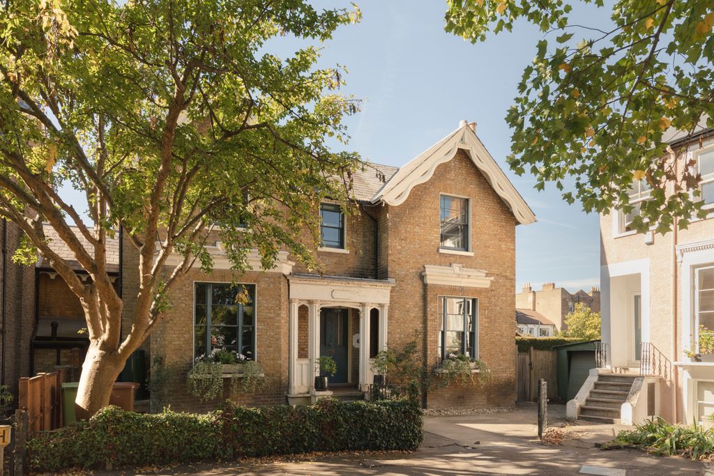Property photo 1 of 30