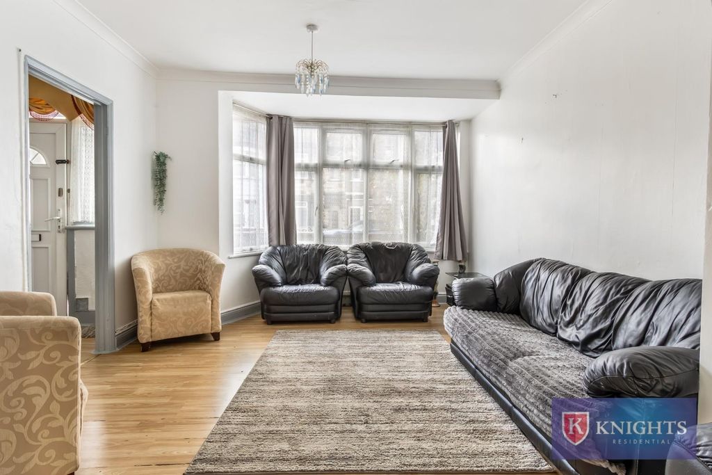 Property photo 2 of 20