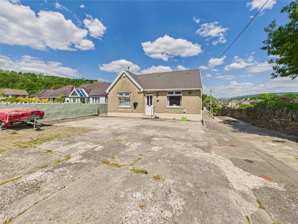 Property photo 2 of 17 Cam02295G0-Pr0204-Still001.Jpg