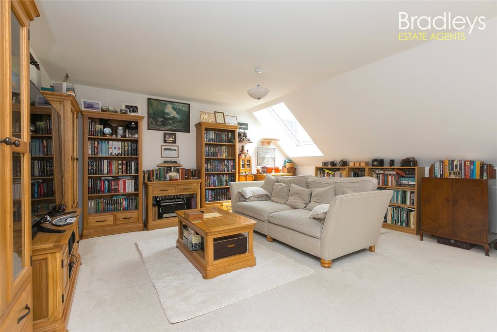 Additional image 12 of 2 bed flat for saleCentenary Way, Penzance, Cornwall TR18