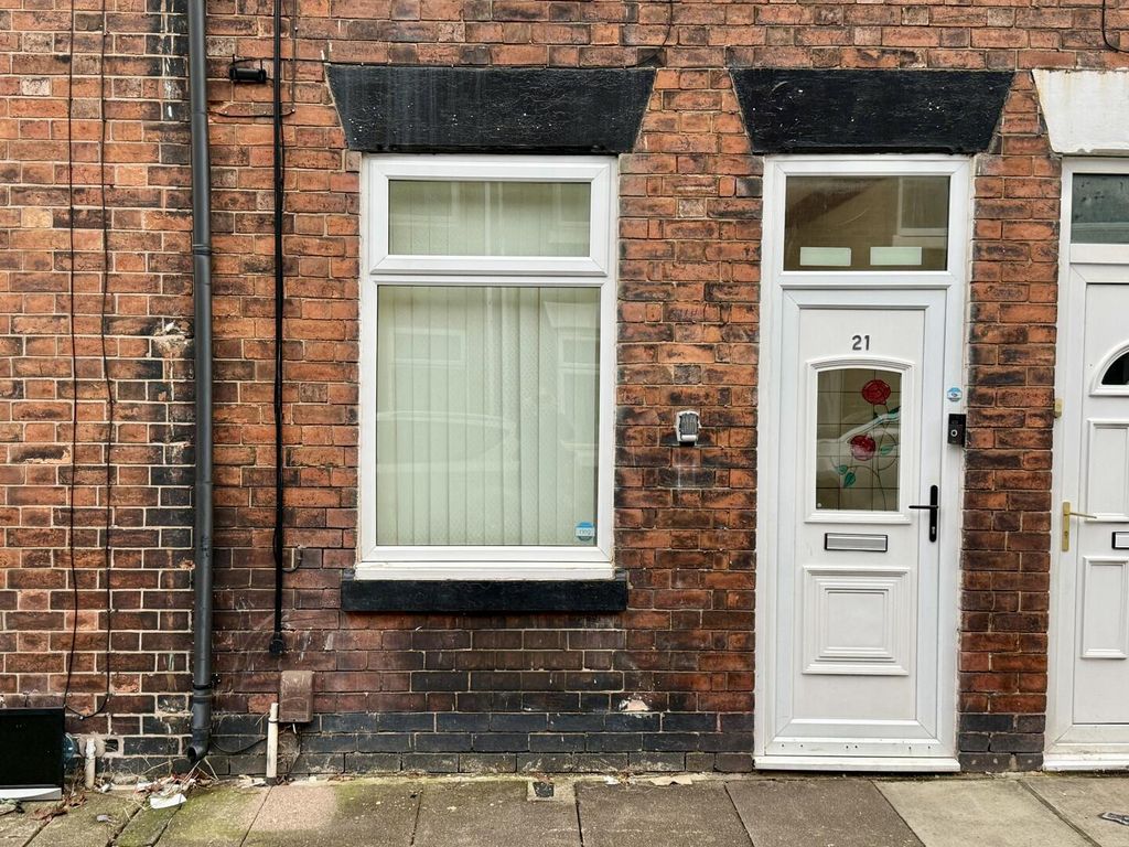 Property photo 3 of 21 Front (Exterior)