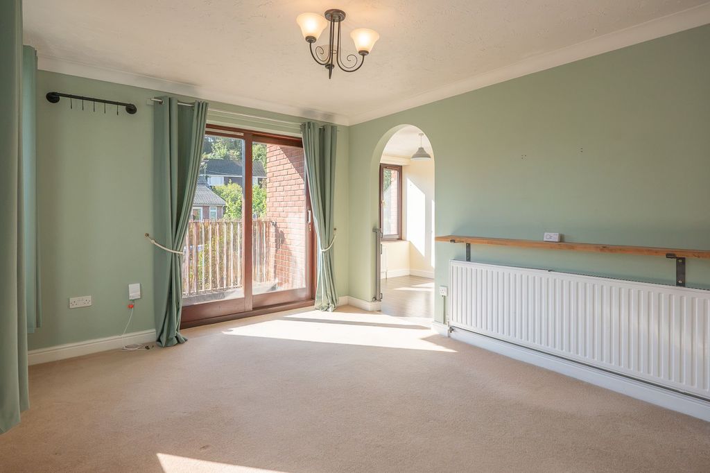 Property photo 3 of 14