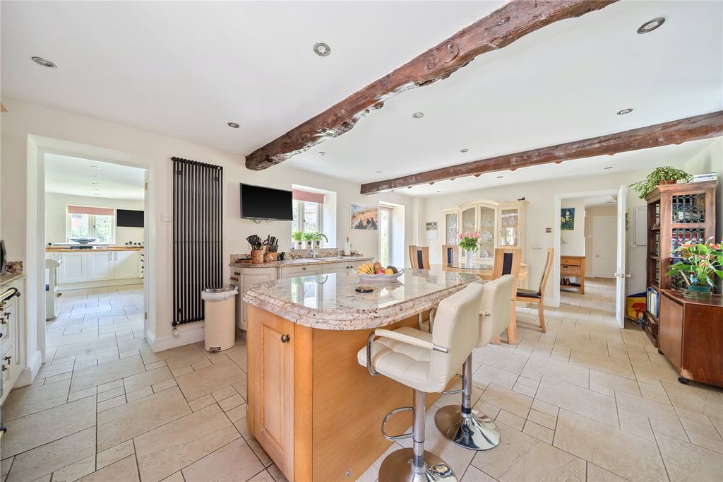 Property photo 2 of 20 Fabulous Kitchen