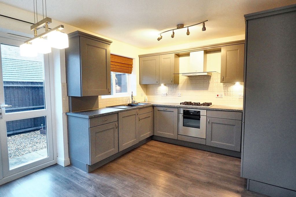 Property photo 3 of 15 Kitchen