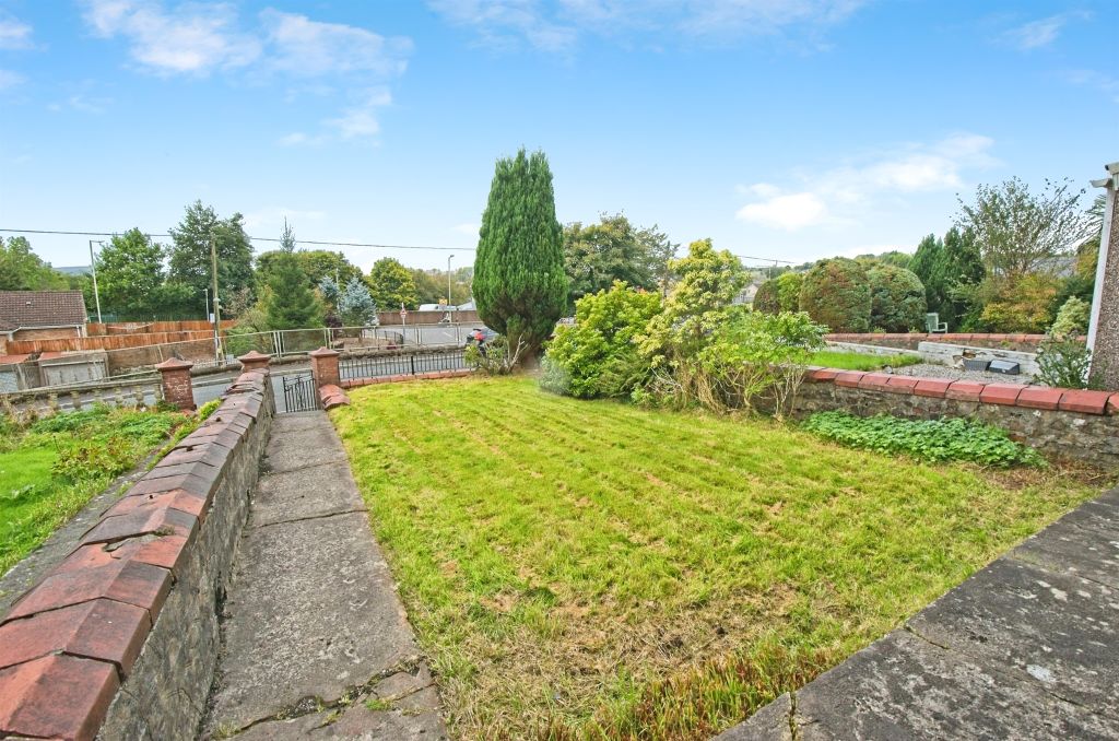 Property photo 2 of 20
