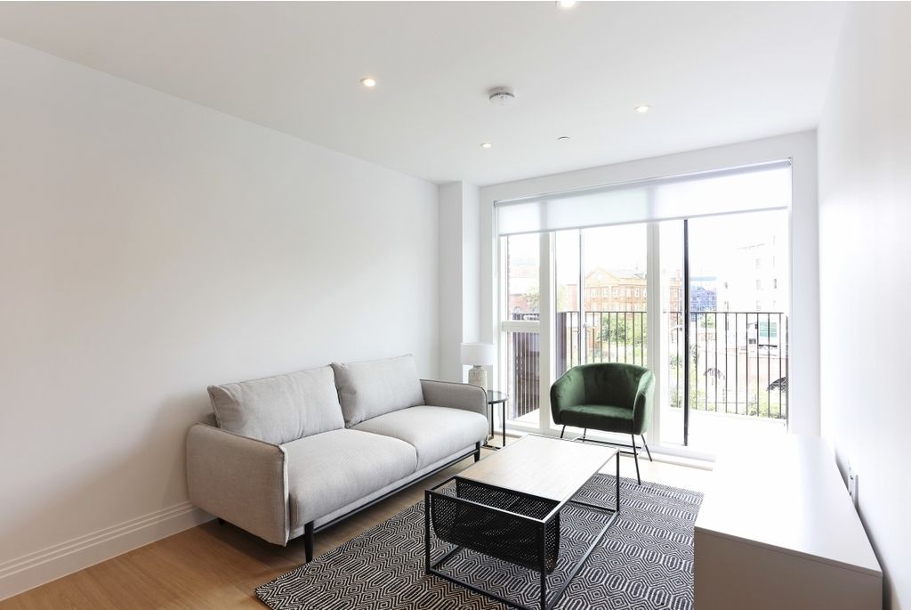 Property photo 1 of 12 Lounge2