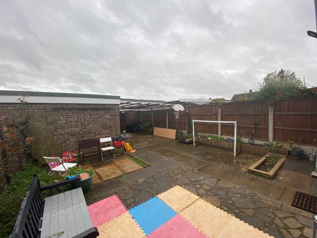 Property photo 1 of 11 Garden