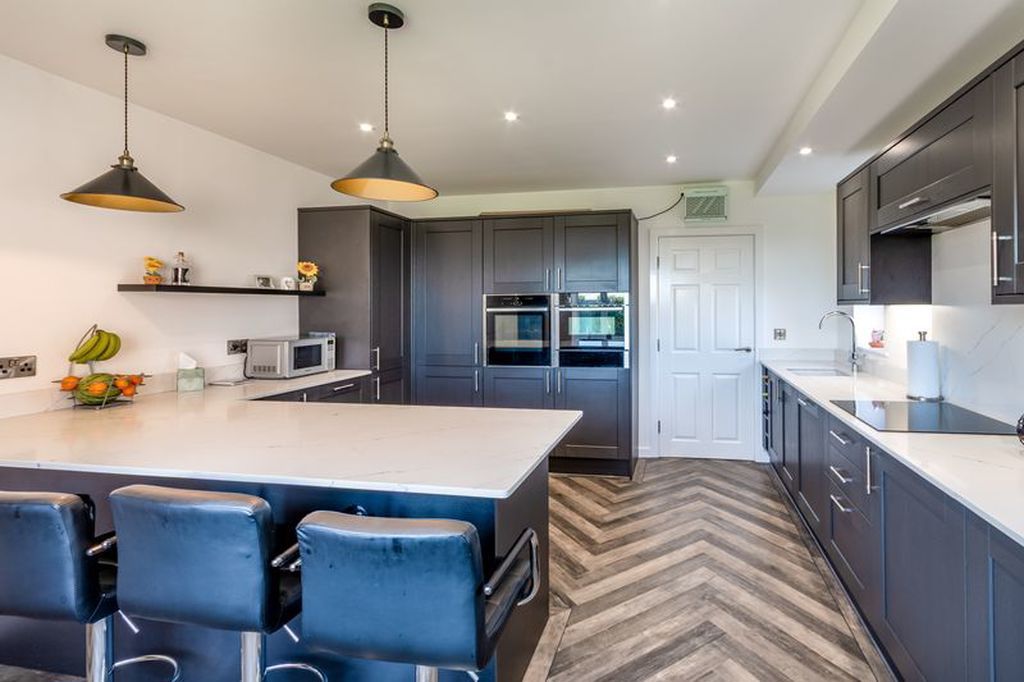 Property photo 2 of 32 Photo 9