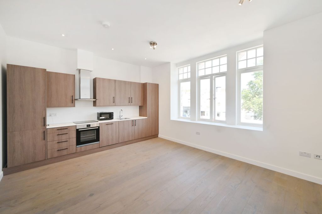 Property photo 2 of 6