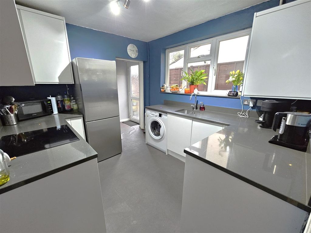 Property photo 2 of 16 Kitchen.Jpg