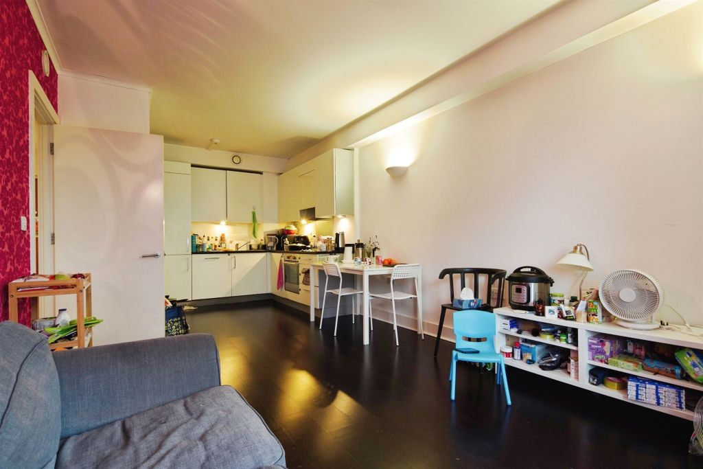 Property photo 3 of 12