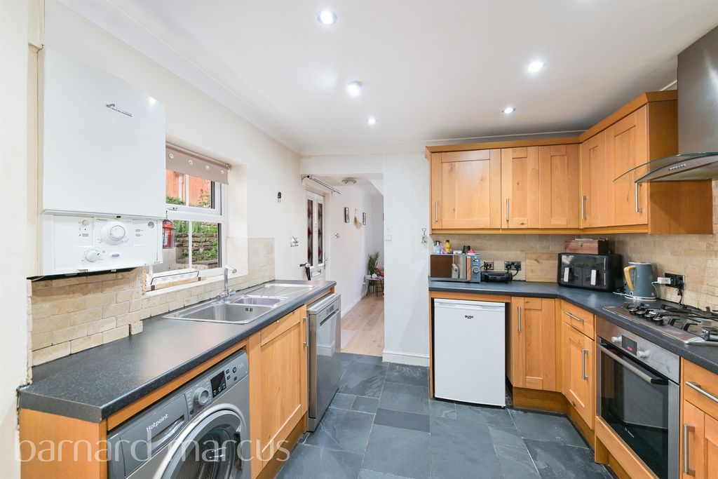 Property photo 2 of 14
