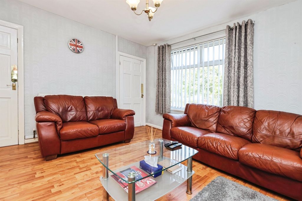Property photo 2 of 17