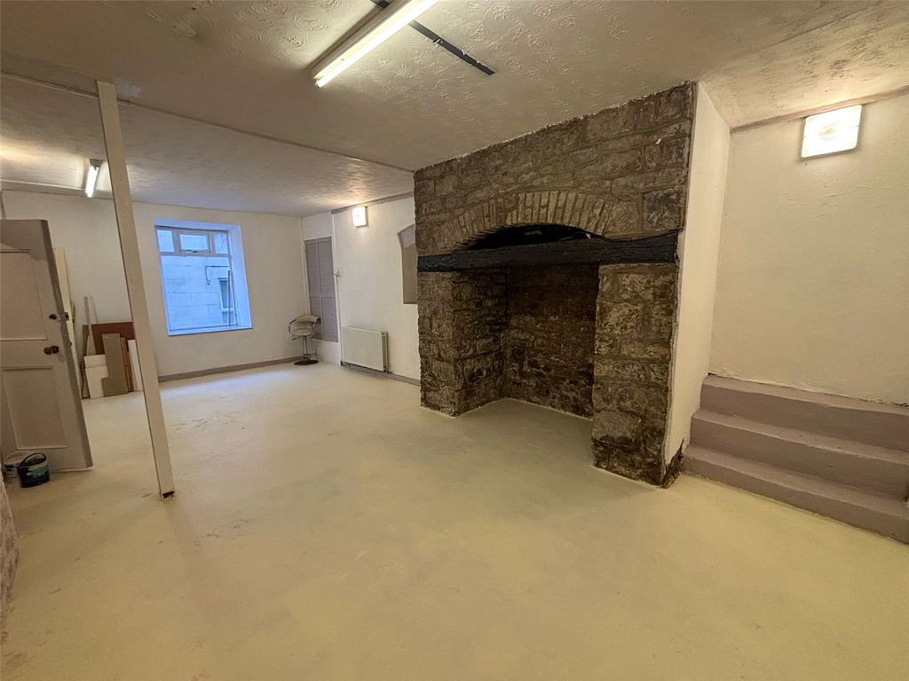 Property photo 3 of 24 Picture No. 05