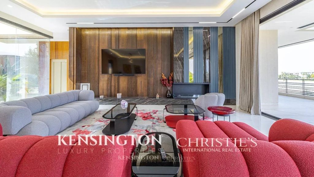 Property photo 3 of 49