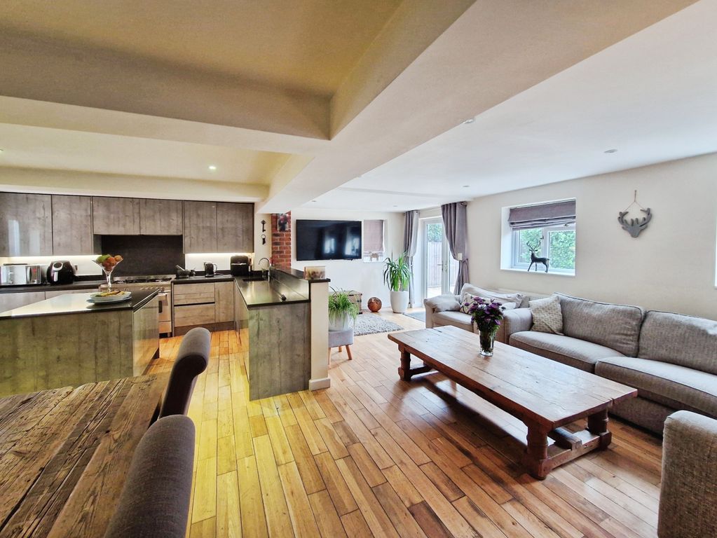 Property photo 1 of 23 0401Ea2c-1000066754