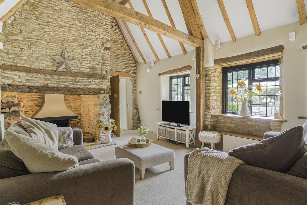 Property photo 3 of 86 99_64343.Jpg