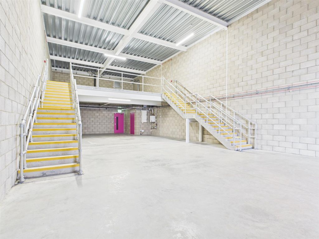 Property photo 2 of 7 Cam04237G0-Pr0291-Still002.Jpg