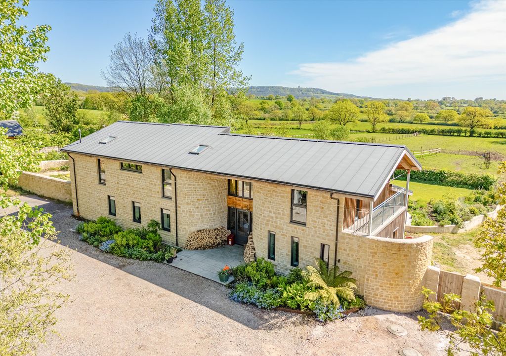 Property photo 1 of 18 Image
