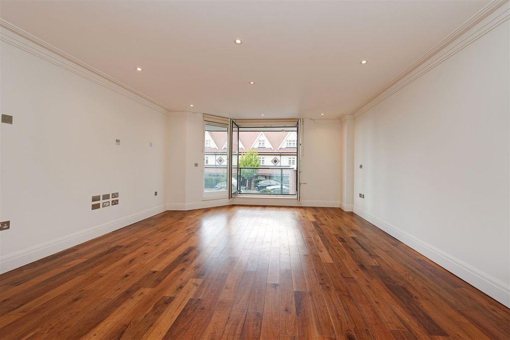 Property photo 2 of 14